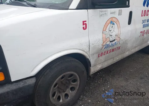 2013 Chevrolet Express 1500 Work Van z USA, uszkodzony, nr VIN 1GCSGAFX2D1102477